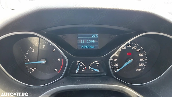 FORD Focus 2011 — imagine 5