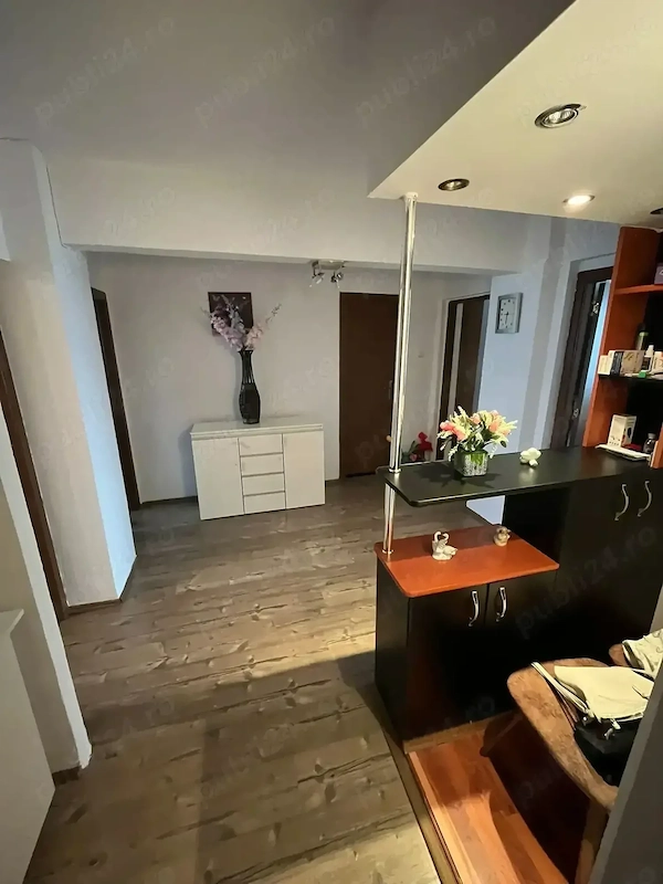 Apartament 3 camere, ultracentral, Bulevardul A.I. Cuza, CAM 3 — fotografia 1