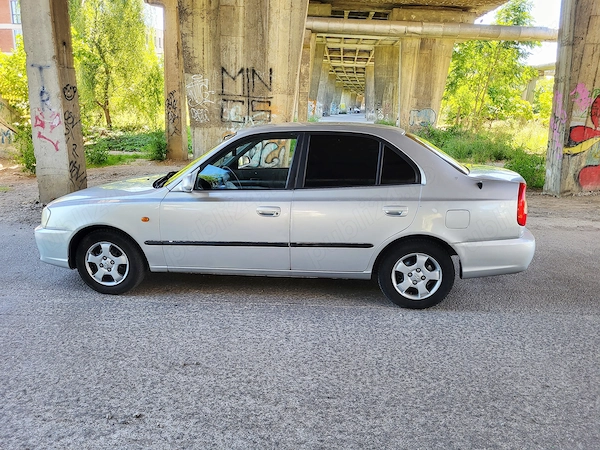 HYUNDAI Accent 2000 — imagine 6