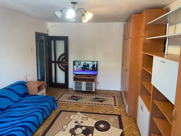 Proprietar închiriez 3 camere decomandate|etaj1|cetrala proprie|2 bai |renovat recent|zona Girocului — fotografia 3