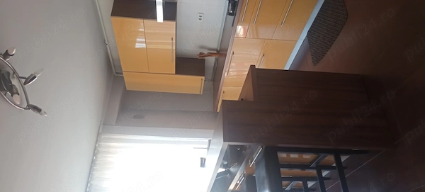 Închiriez apartament 3 camere in Petroșani — fotografia 1