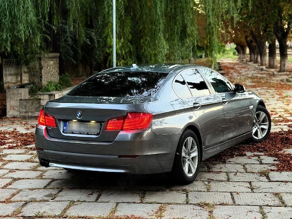 BMW 5 Series 2011 — imagine 4