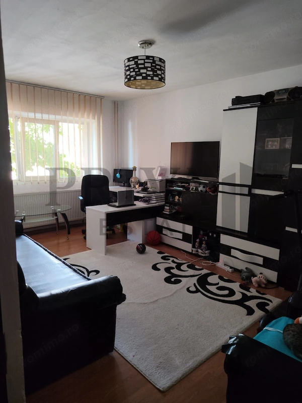 Apartament 3 camere decomandat, bloc izolat, centrala. Complex Student — fotografia 1