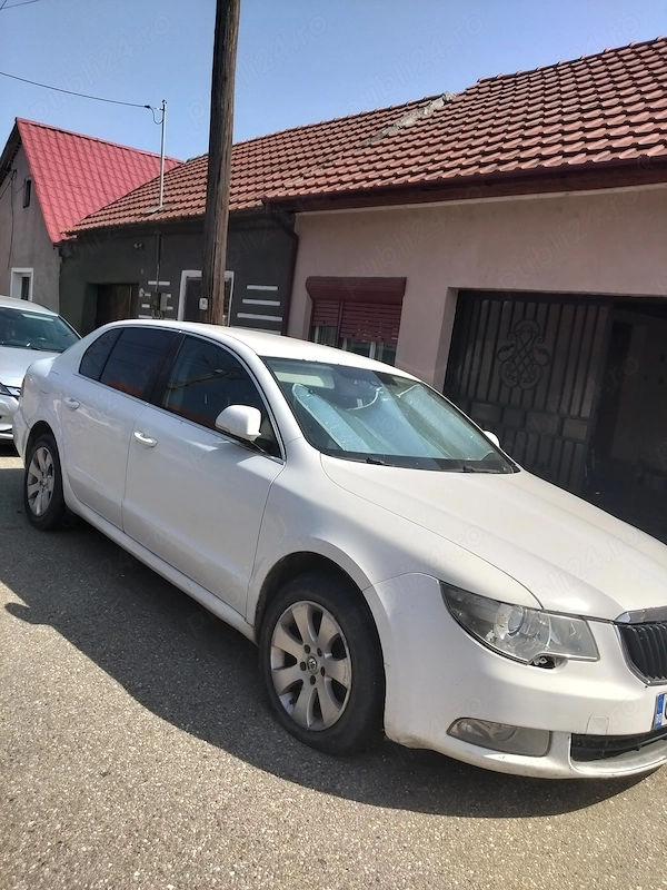 SKODA Superb 2012 — imagine 5