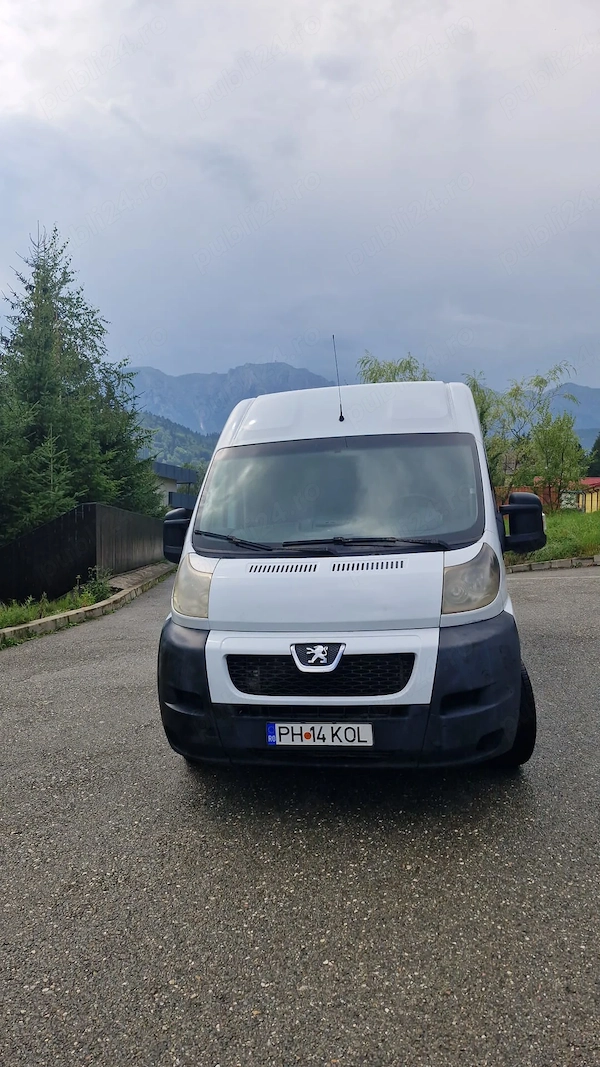 Vând autoutilitara Peugeot Boxer