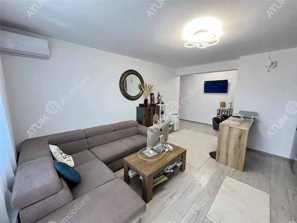 Apartament 2 camere balcon si 2 locuri parcare pod zona LIDL Selimbar — fotografia 3