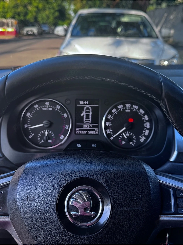 SKODA Rapid 2015 — imagine 2