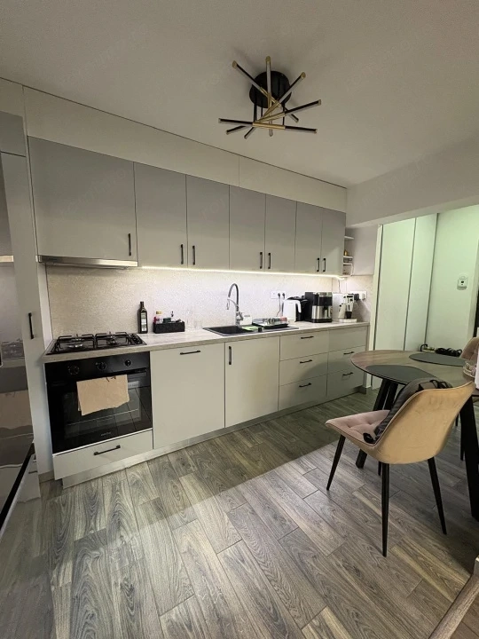 Apartament 3 camere, 2 băi – complet mobilat și utilat — fotografia 3