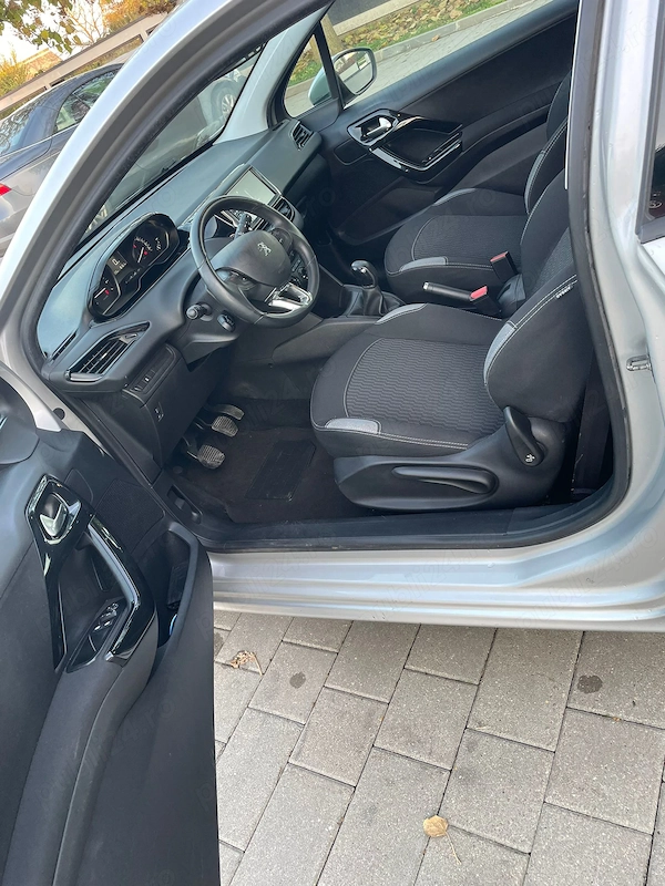 PEUGEOT 208 2015 — imagine 5