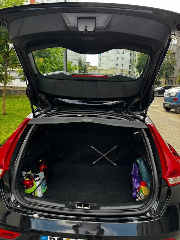 VOLVO V40 2017 — imagine 4
