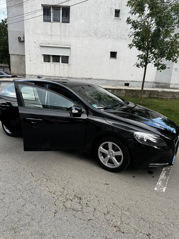 VOLVO V40 2017 — imagine 9