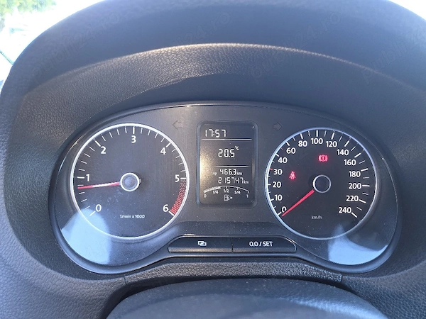VOLKSWAGEN Polo 2011 — imagine 3
