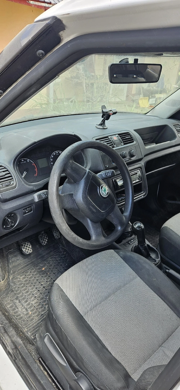 SKODA Fabia 2010 — imagine 3