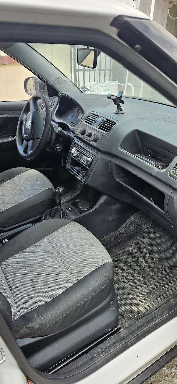 SKODA Fabia 2010 — imagine 4