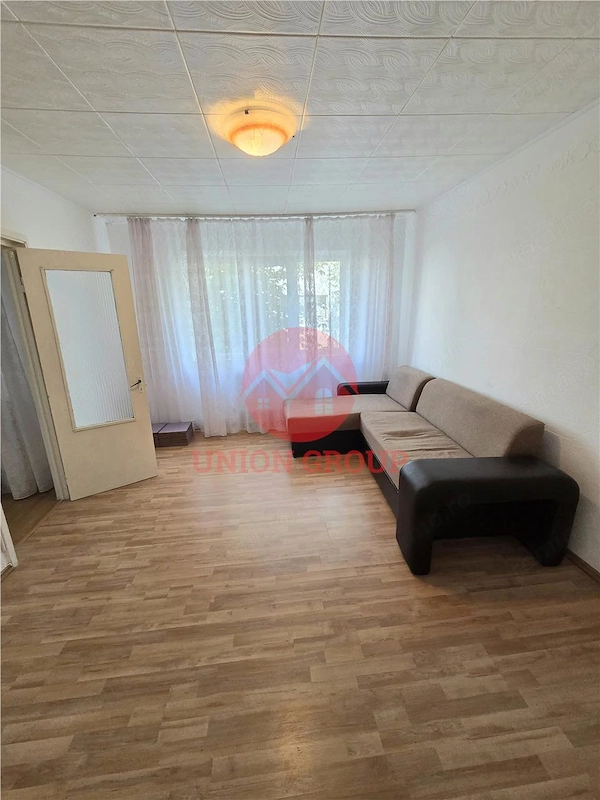 Apartament 3 Camere, Semidecomandat, zona Badea Cartan — fotografia 1