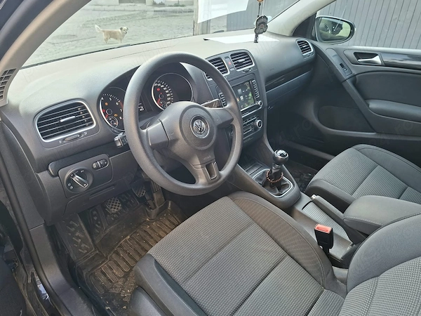 VOLKSWAGEN Golf 2011 — imagine 4