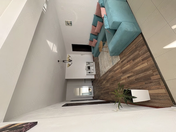 Proprietar,închiriez apartament cu 3 camere,et.1 — fotografia 3