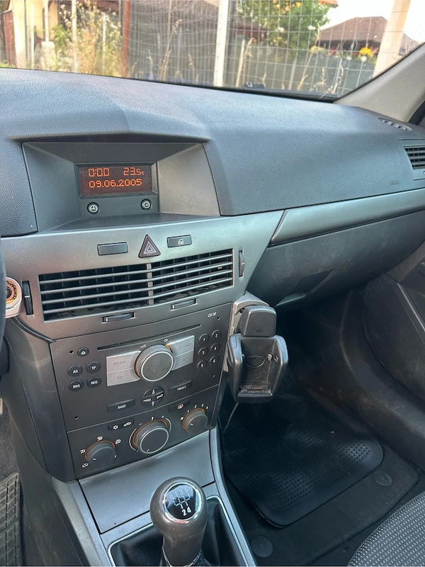 OPEL Astra 2005 — imagine 3