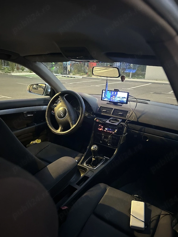 AUDI A4 2004 — imagine 2