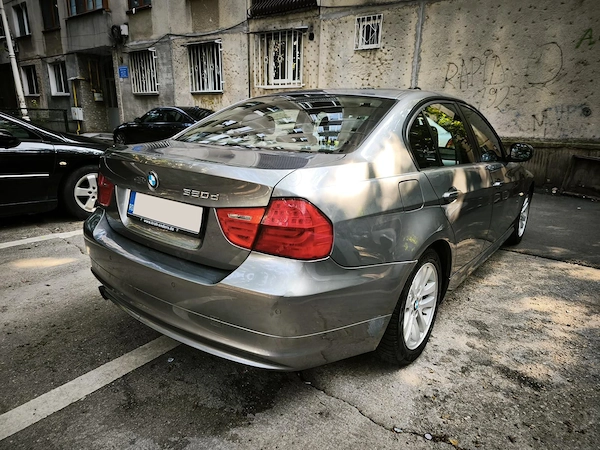 BMW 3 Series 2010 — imagine 5