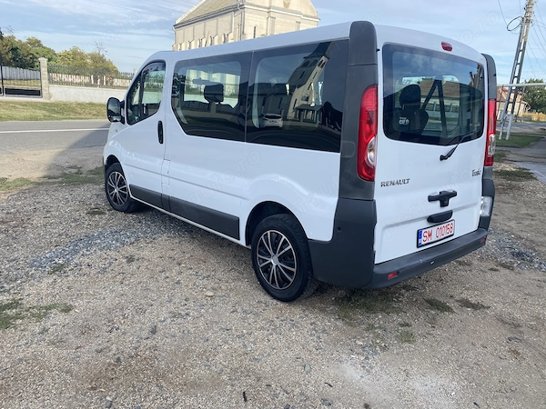 RENAULT Trafic 2011 — imagine 4