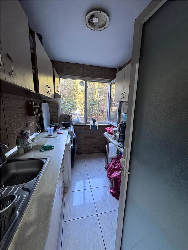 Apartament 3 Camere Semidecomandat Berceni — fotografia 1