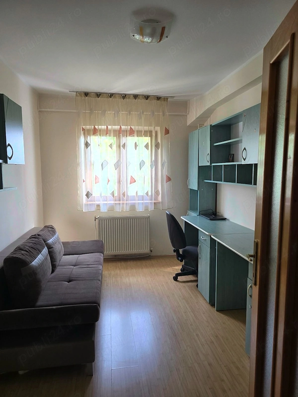 Proprietar apartament cu 3 camere decomandate — fotografia 1
