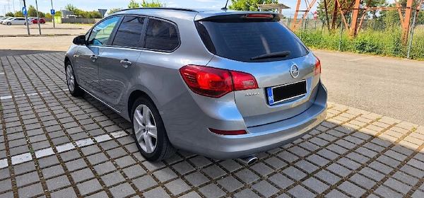 OPEL Astra 2011 — imagine 4