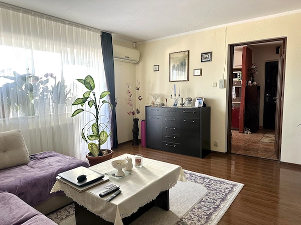 Proprietar, 3 camere, bloc anvelopat, mobilat si utilat — fotografia 3