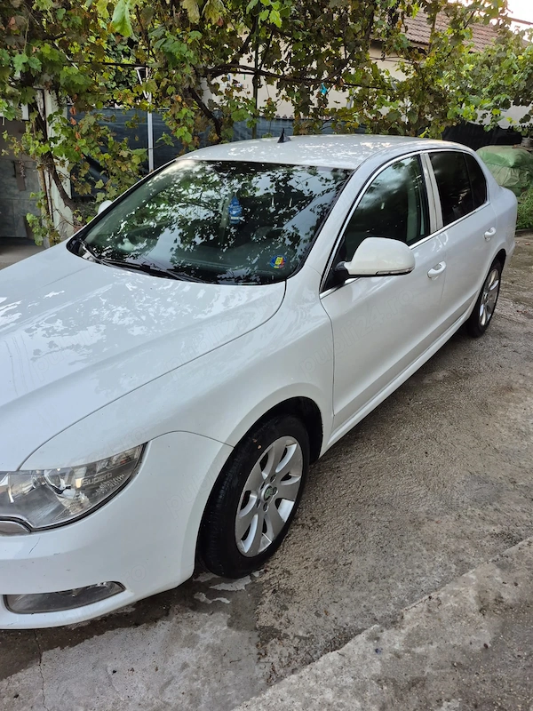 SKODA Superb 2011 — imagine 4