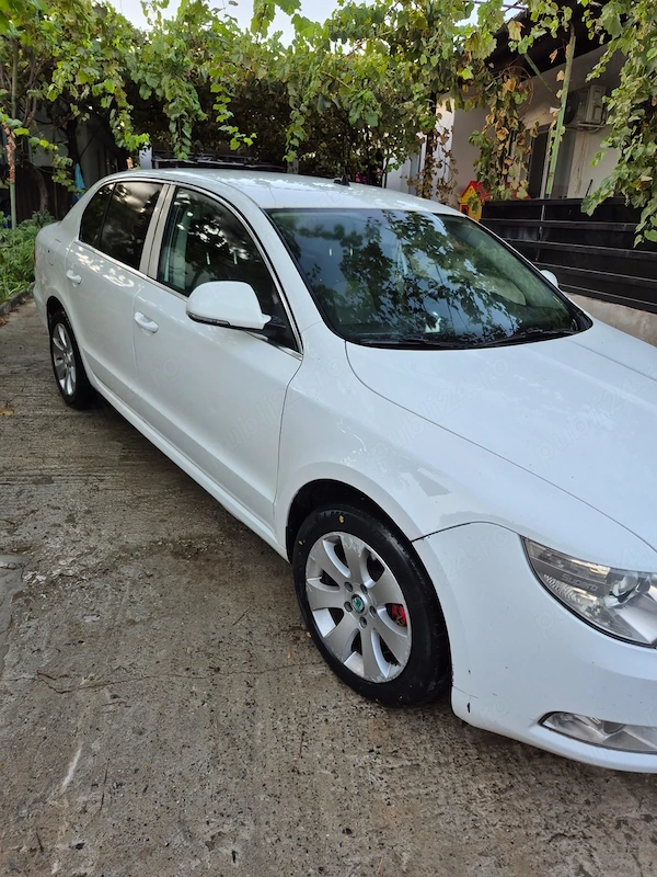 SKODA Superb 2011 — imagine 8