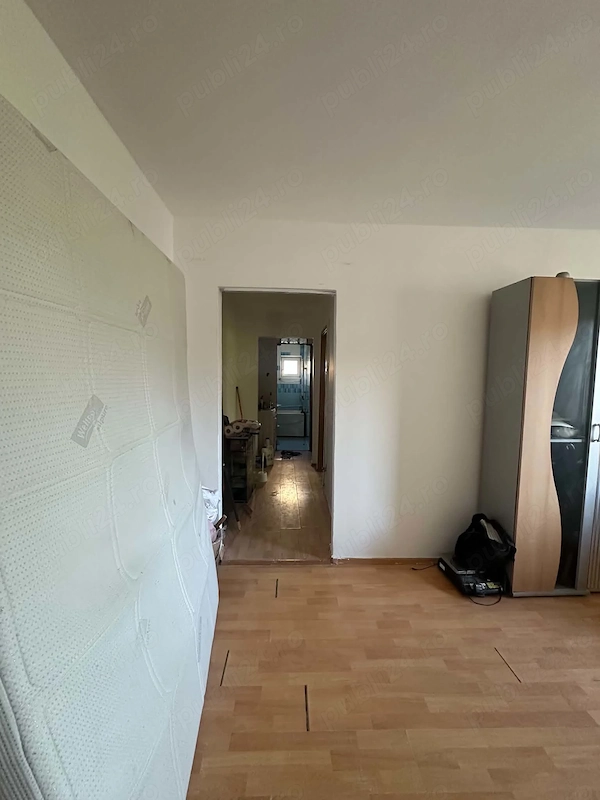 Apartament cu 3 camere 63m Petrosani-Galaxia 27900 — fotografia 1