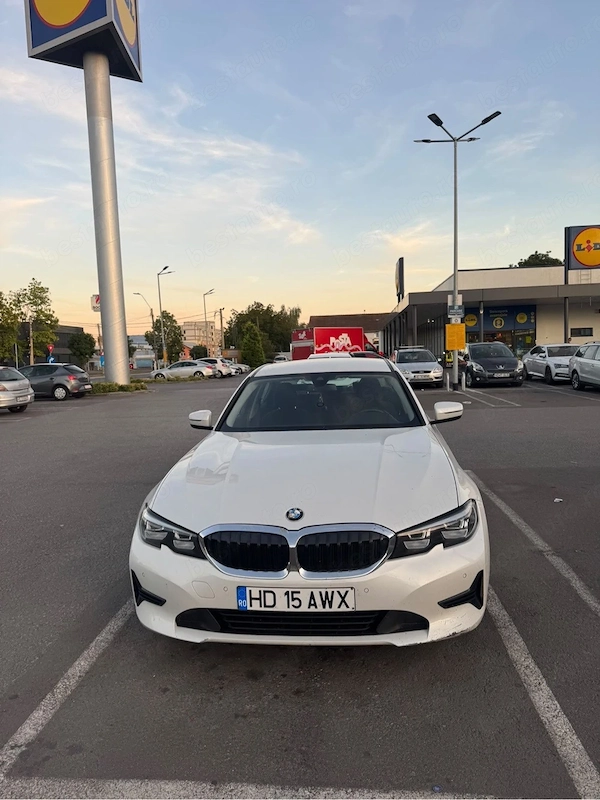 BMW 3 Series 2019 — imagine 7