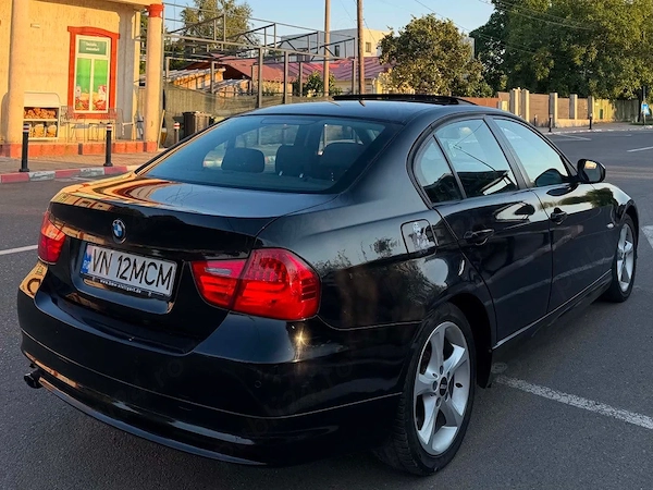 BMW 3 Series 2011 — imagine 4
