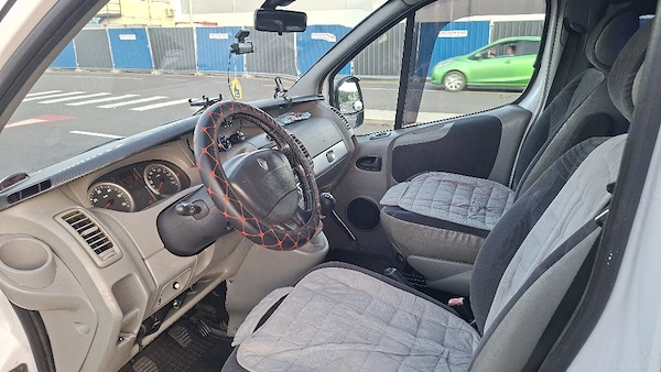 RENAULT Trafic