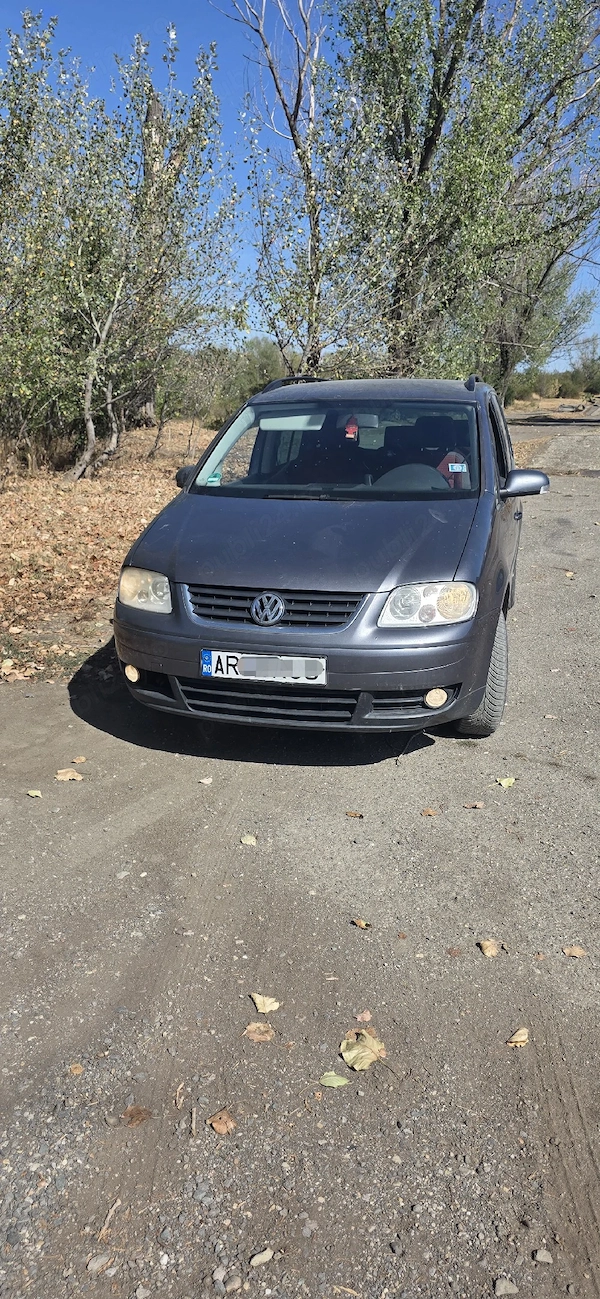 VOLKSWAGEN Touran 2005 — imagine 5