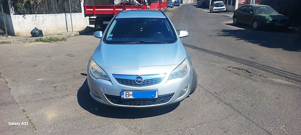 OPEL Astra 2011 — imagine 2