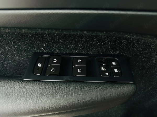 VOLVO XC40 2019 — imagine 13