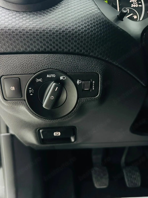 MERCEDES-BENZ A-Class 2014 — imagine 14