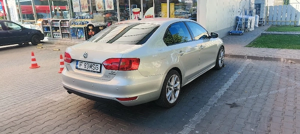 VOLKSWAGEN Jetta 2011 — imagine 4