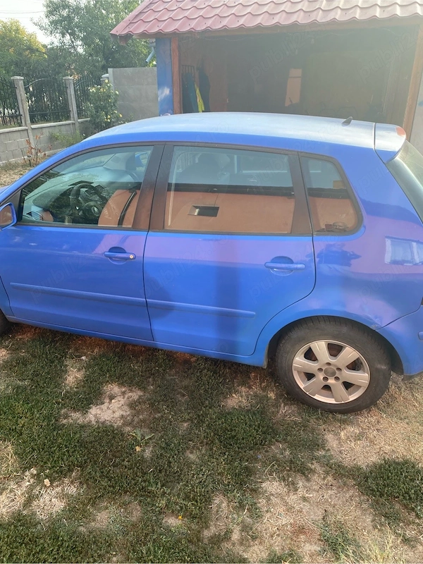 VOLKSWAGEN Polo