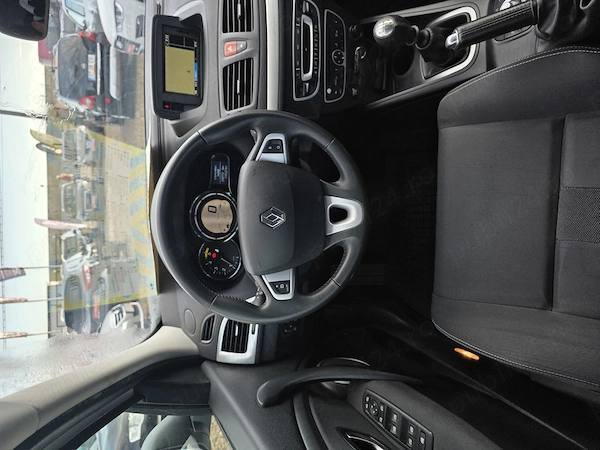 RENAULT Megane 2011 — imagine 11