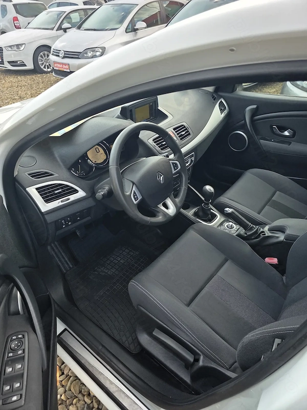RENAULT Megane 2011 — imagine 6