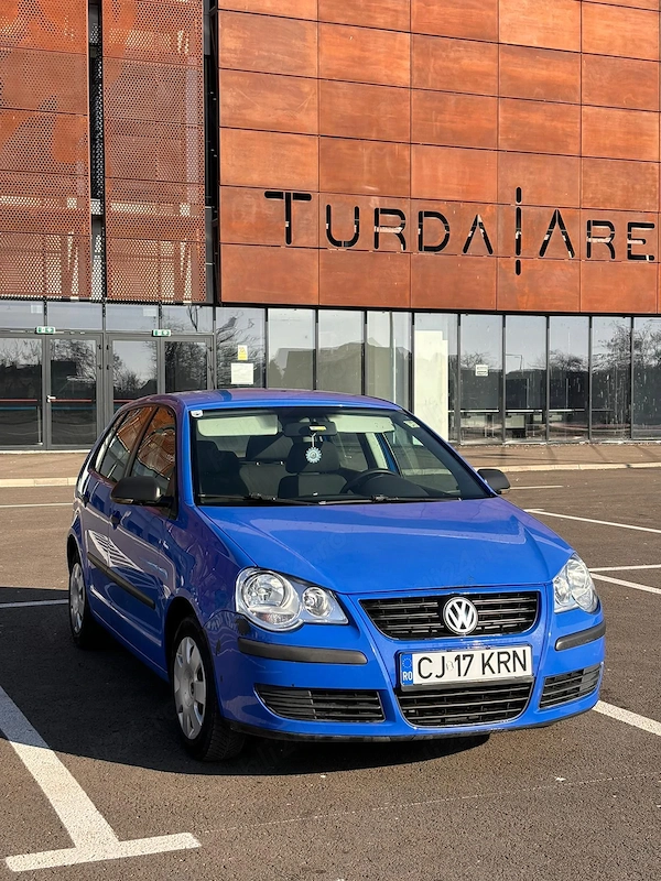 VOLKSWAGEN Polo