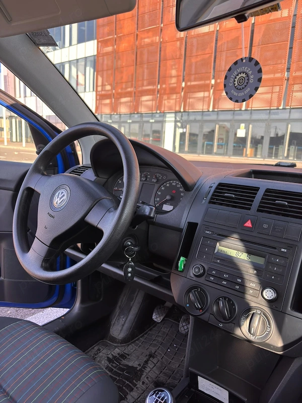 VOLKSWAGEN Polo 2010 — imagine 5