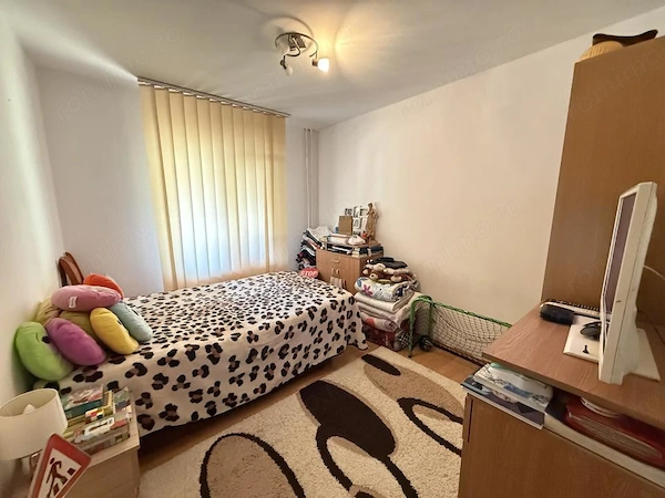 Apartament cu 3 camere, decomandat, parter - Baba Dochia — fotografia 3