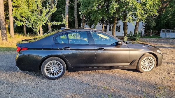 BMW 5 Series 2020 — imagine 4