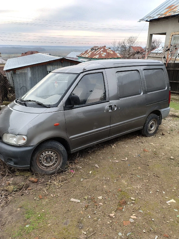 NISSAN Unknown Model 2000 — imagine 3