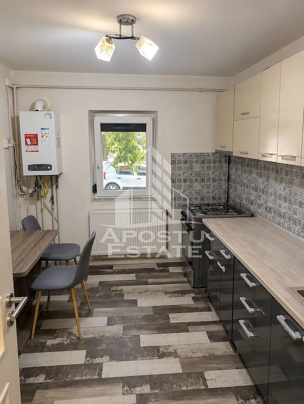 Apartament de vanzare cu 3 camere, 2 bai, zona Soarelui — fotografia 3