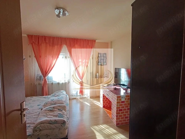 Apartament spațios cu 3 dormitoare și balcon | Zona Calea Șagului — fotografia 1